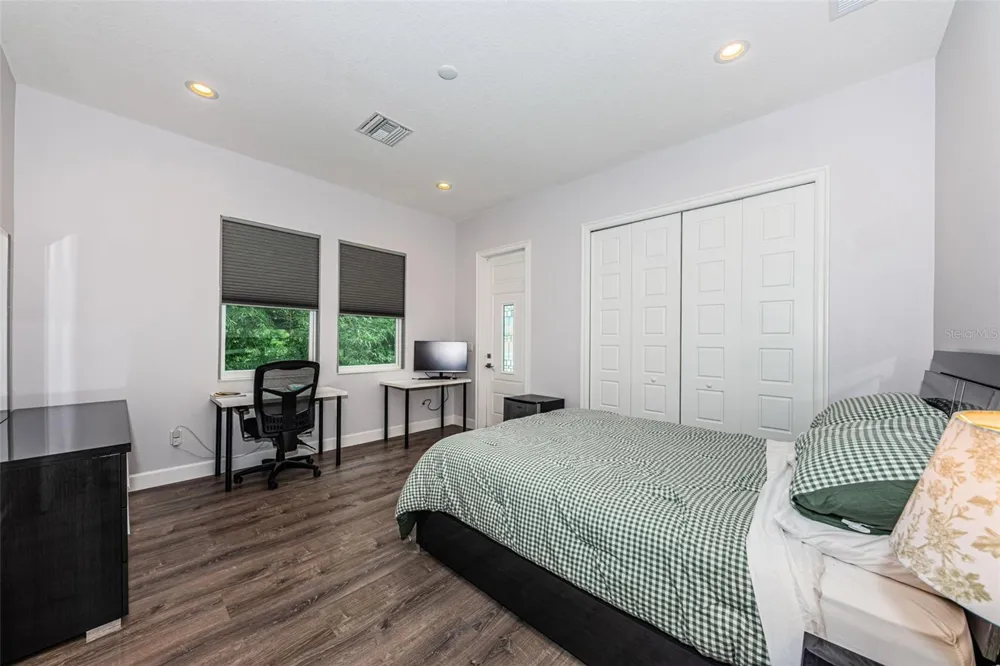 2430 6TH AVENUE St Petersburg, FL 33713