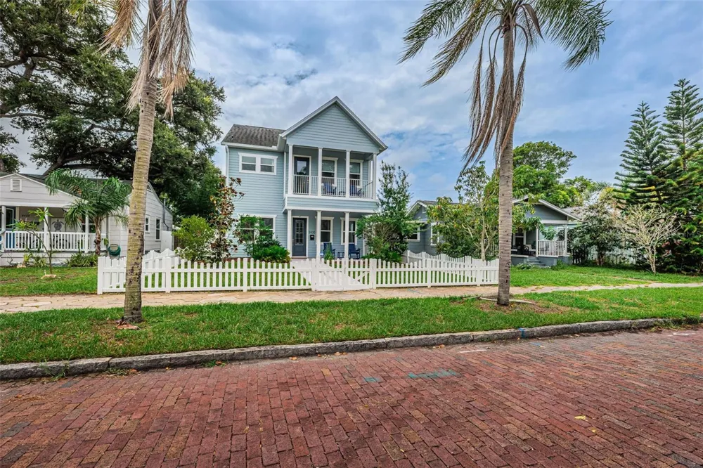 2430 6TH AVENUE St Petersburg, FL 33713