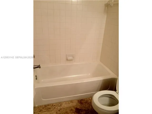 3350 Pinewalk Dr N #1428 Margate, FL 33063