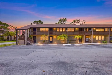 10 QUAILS RUN BOULEVARD #8