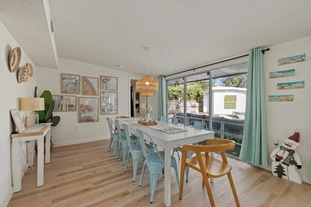 2069 BOUGAINVILLEA STREET Sarasota, FL 34239