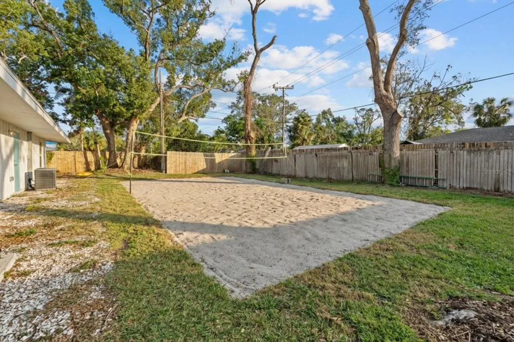 2069 BOUGAINVILLEA STREET Sarasota, FL 34239