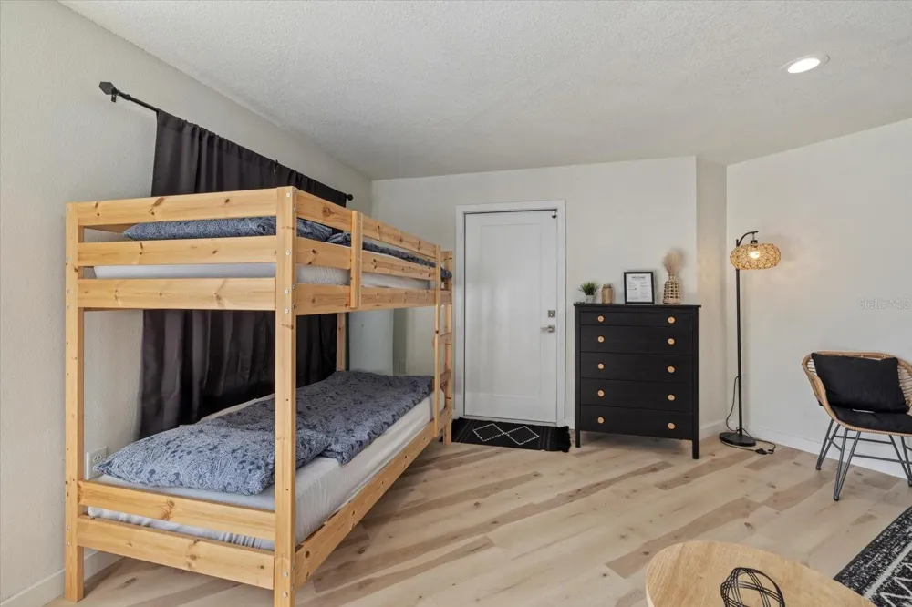 2069 BOUGAINVILLEA STREET Sarasota, FL 34239
