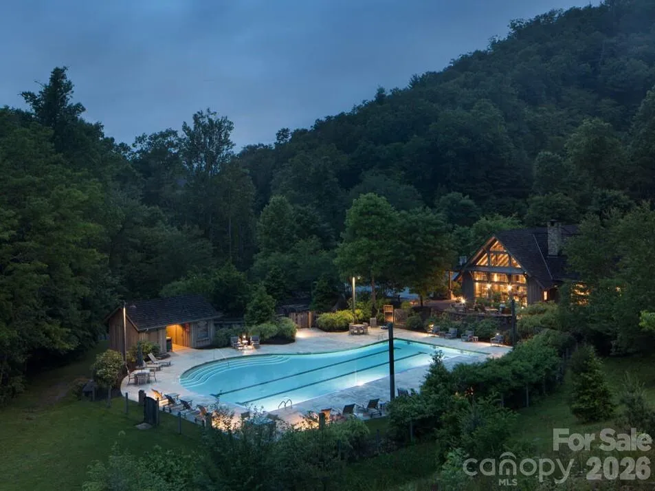6880 Cabin Flats Road #350B Sylva, NC 28779
