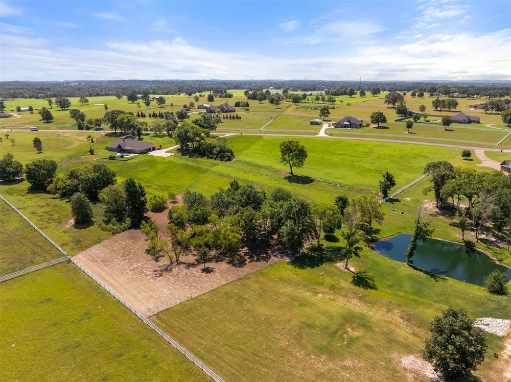 23050 Bridle View Drive Lindale, TX 75771