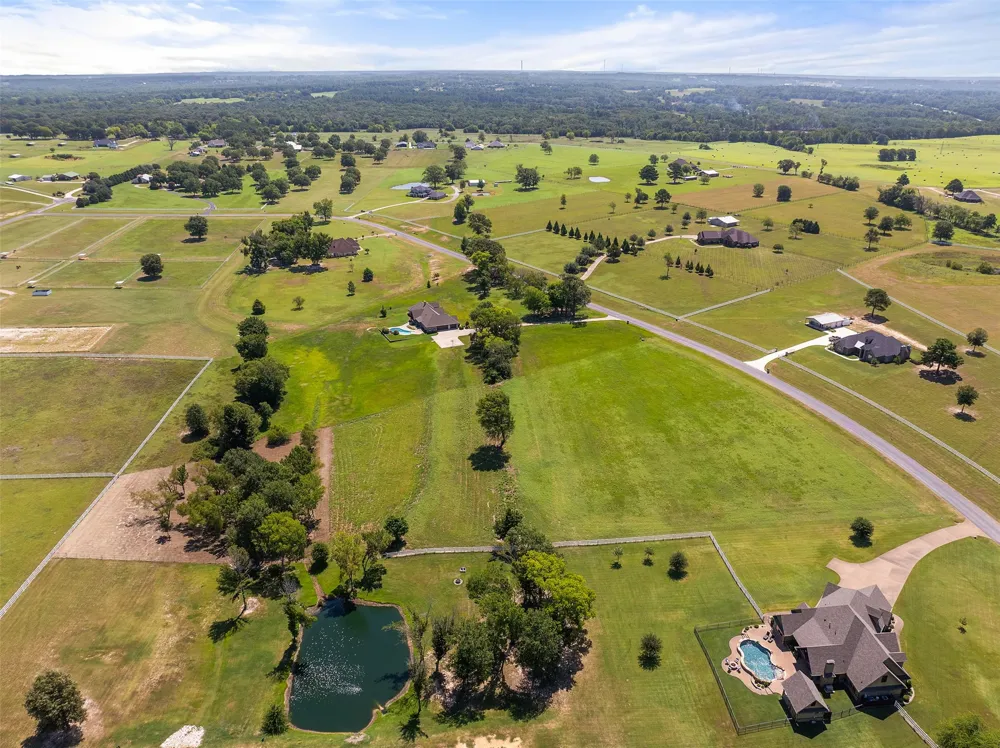 23050 Bridle View Drive Lindale, TX 75771