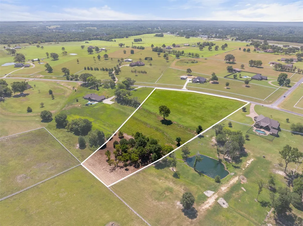 23050 Bridle View Drive Lindale, TX 75771