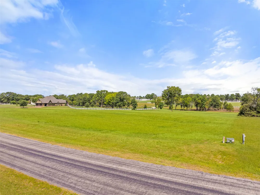 23050 Bridle View Drive Lindale, TX 75771