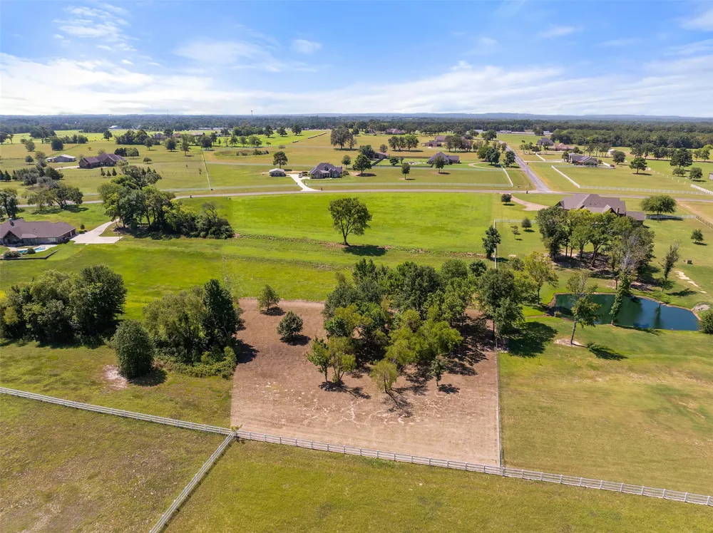 23050 Bridle View Drive Lindale, TX 75771