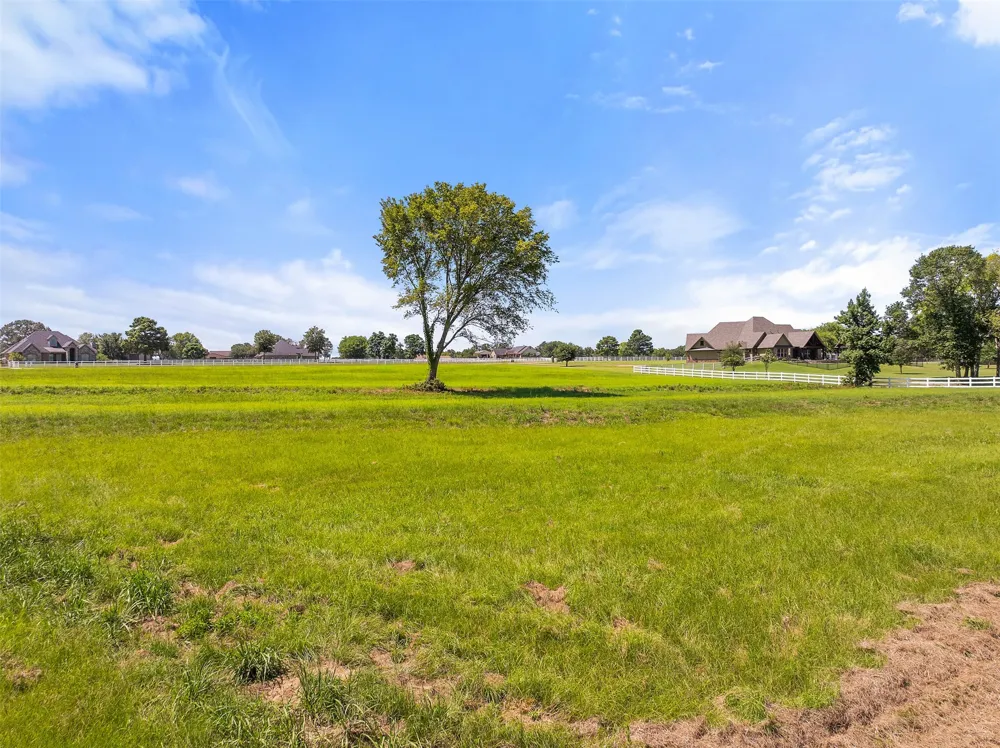 23050 Bridle View Drive Lindale, TX 75771