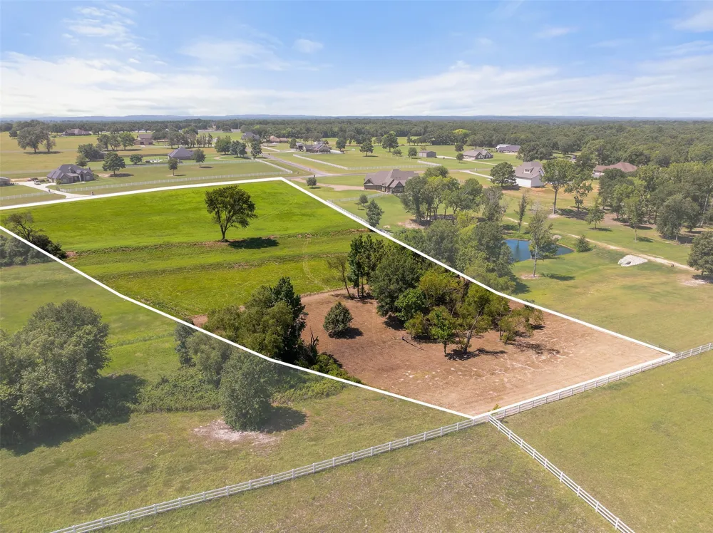 23050 Bridle View Drive Lindale, TX 75771