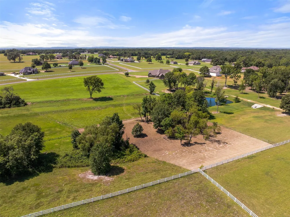 23050 Bridle View Drive Lindale, TX 75771