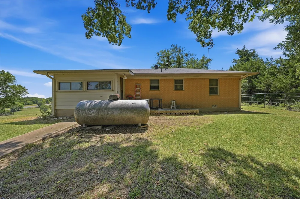 3636 State Highway 56 Bells, TX 75414