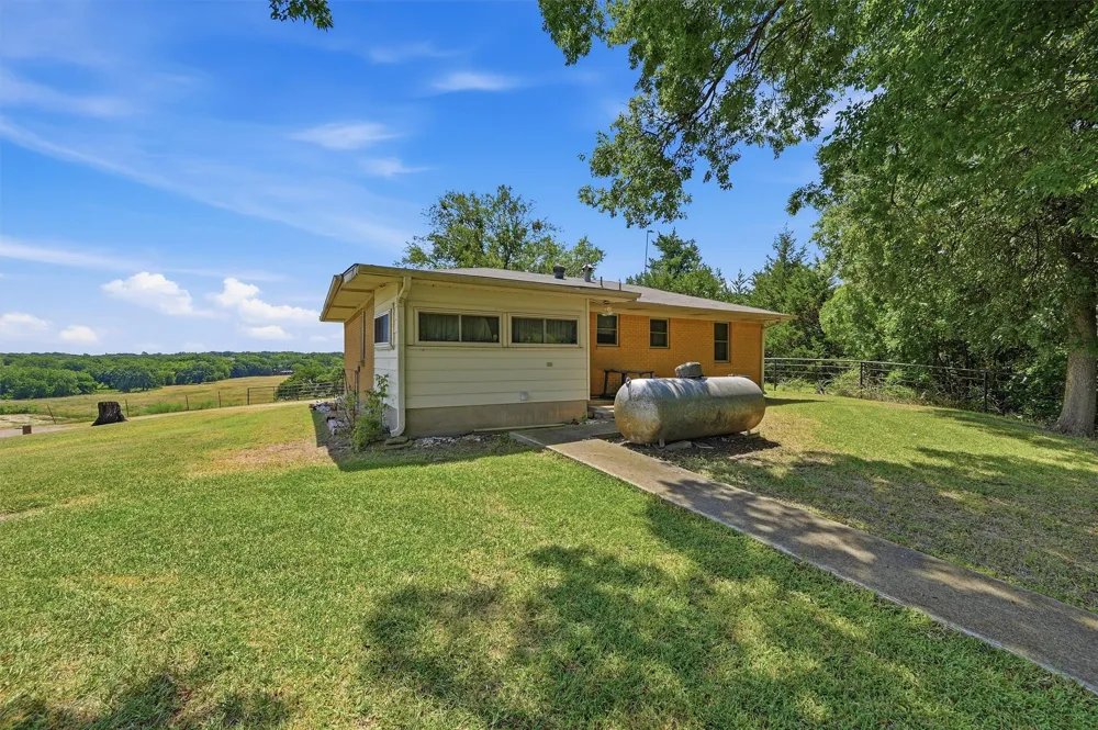 3636 State Highway 56 Bells, TX 75414
