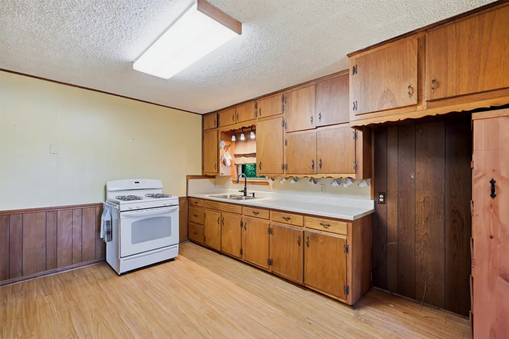 3636 State Highway 56 Bells, TX 75414