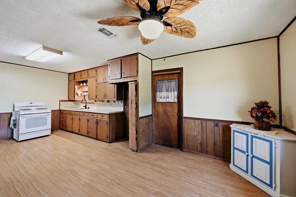 3636 State Highway 56 Bells, TX 75414