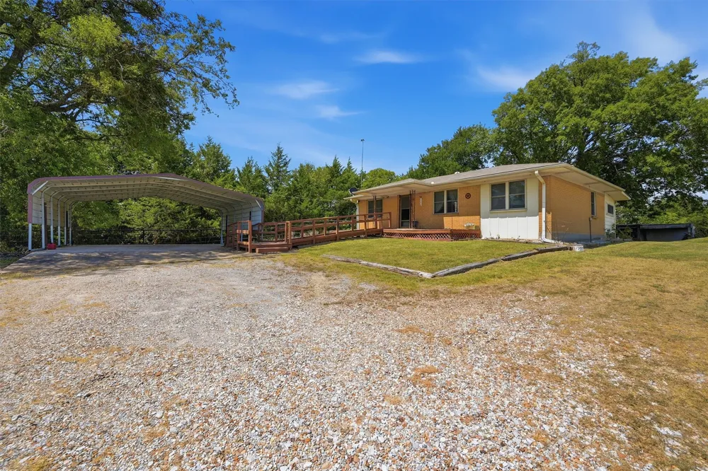 3636 State Highway 56 Bells, TX 75414