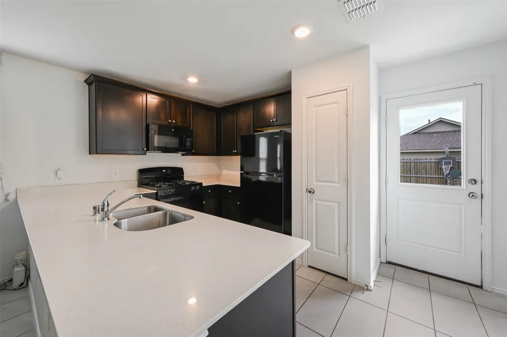 1104 Crestview Drive Hutchins, TX 75141