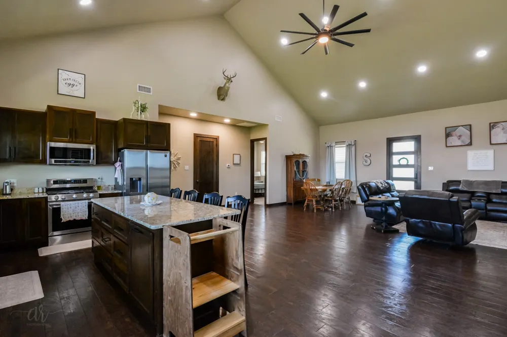 605 Fm 614 Ovalo, TX 79541