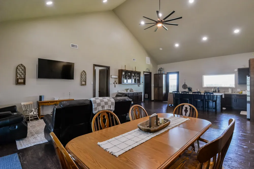 605 Fm 614 Ovalo, TX 79541