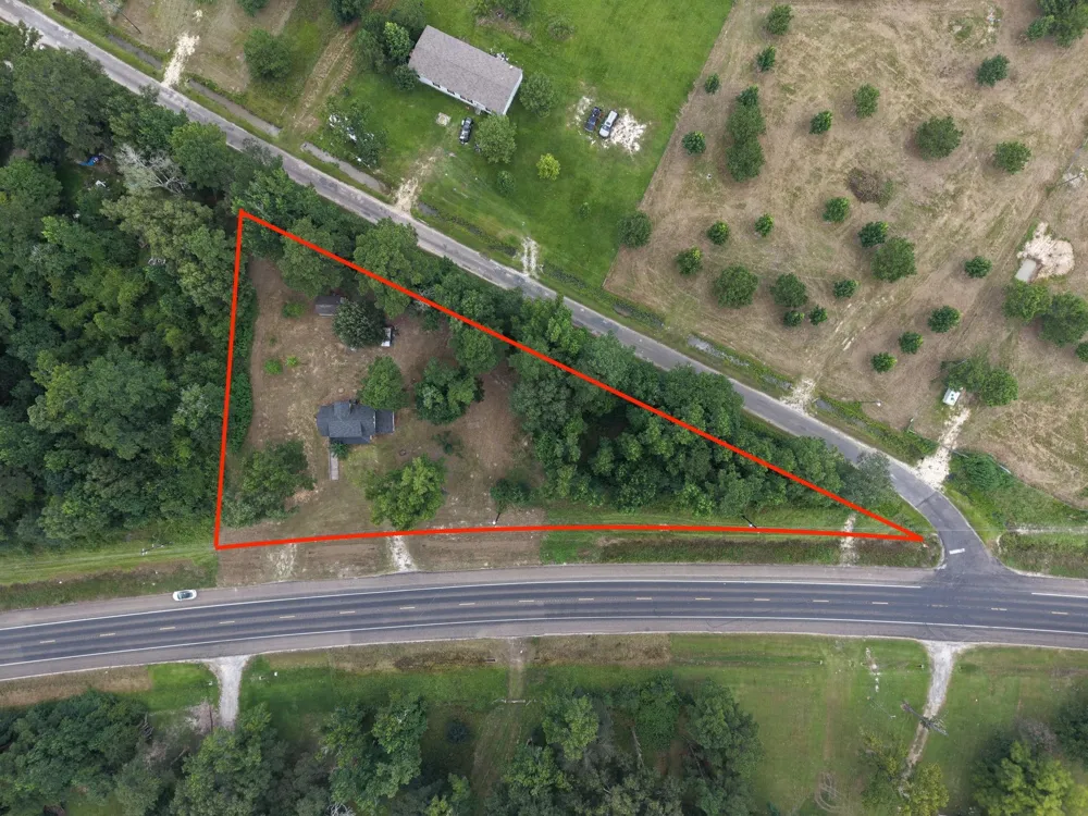 5415 Highway 105 Hull, TX 77564