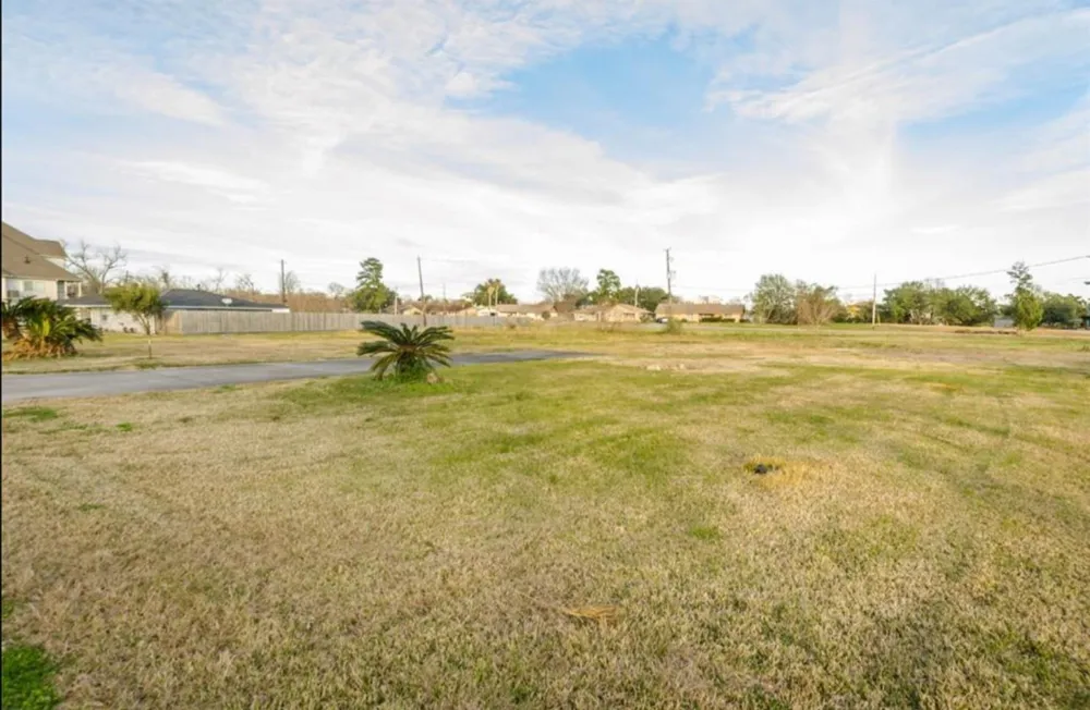 523 S Burnett Drive Baytown, TX 77520