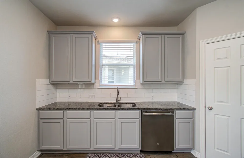 1705 Bayway Drive Seabrook, TX 77586