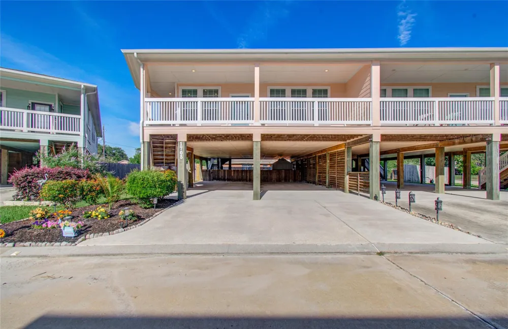1705 Bayway Drive Seabrook, TX 77586