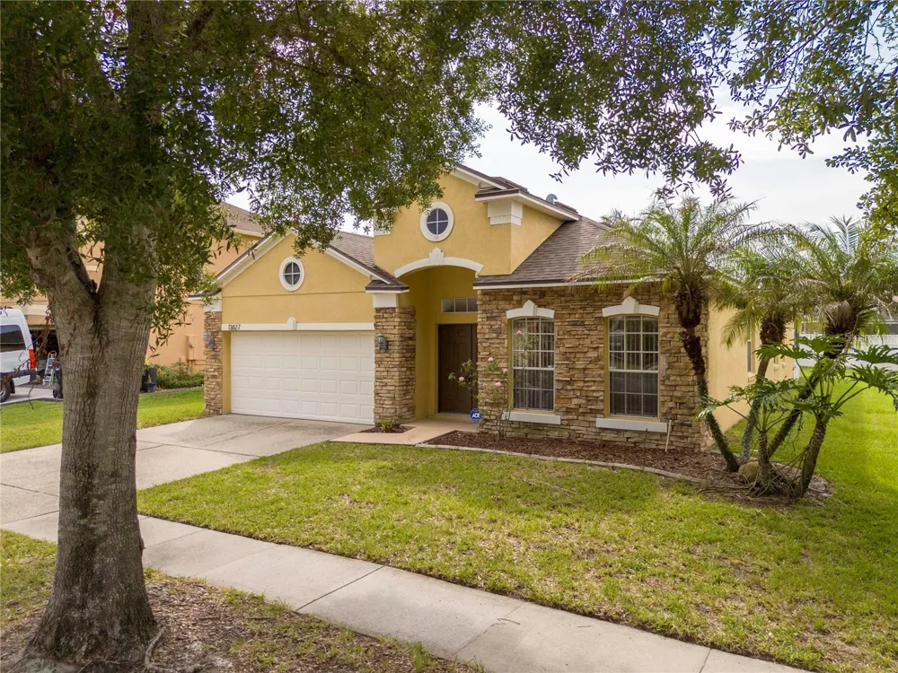 13827 HAWKEYE DRIVE Orlando, FL 32837