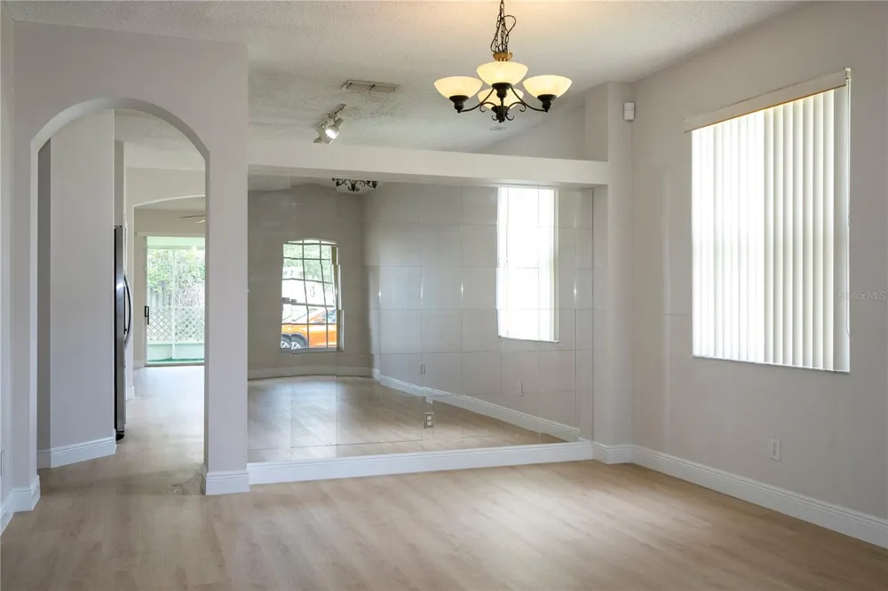 13827 HAWKEYE DRIVE Orlando, FL 32837