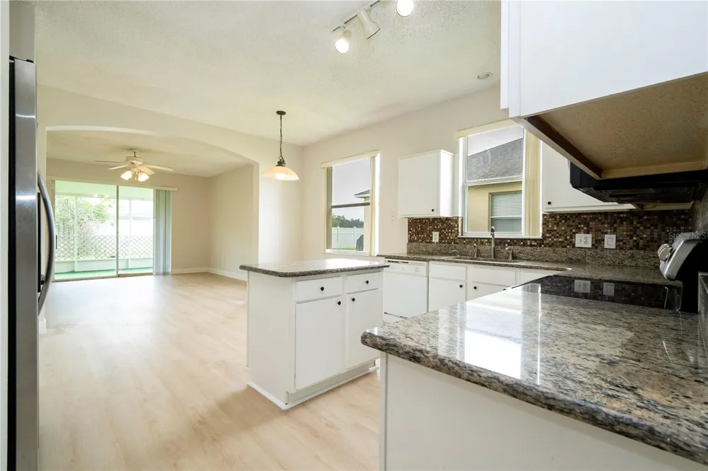 13827 HAWKEYE DRIVE Orlando, FL 32837