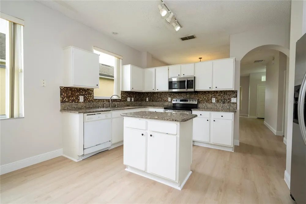 13827 HAWKEYE DRIVE Orlando, FL 32837
