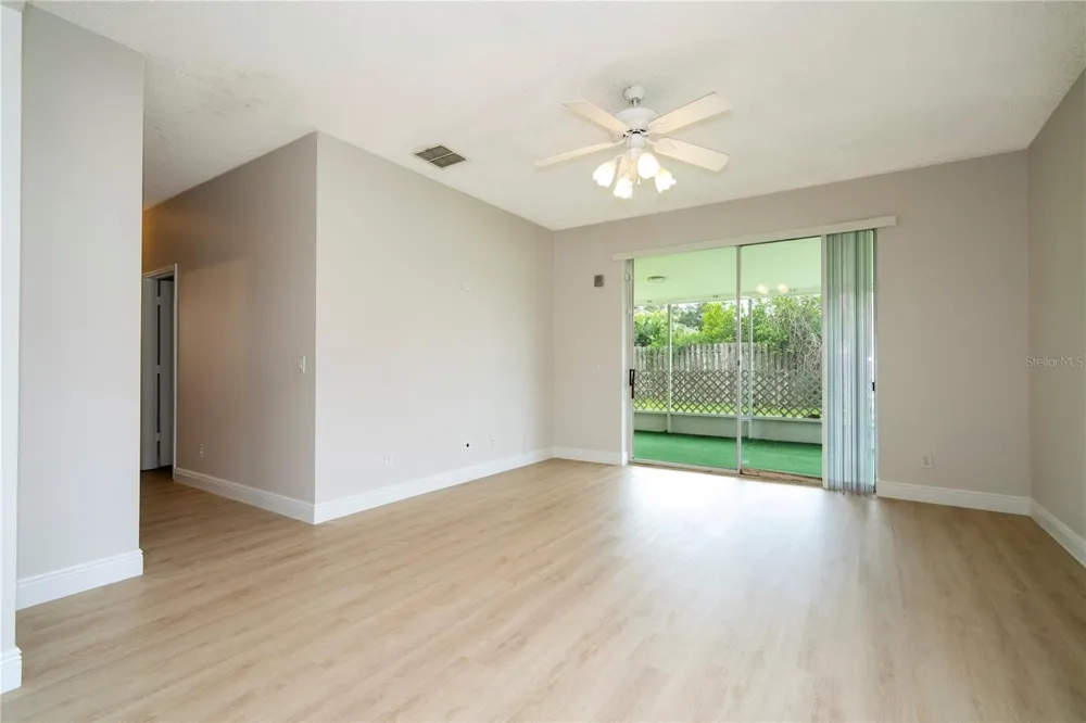 13827 HAWKEYE DRIVE Orlando, FL 32837