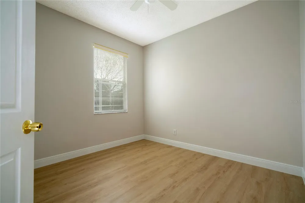 13827 HAWKEYE DRIVE Orlando, FL 32837