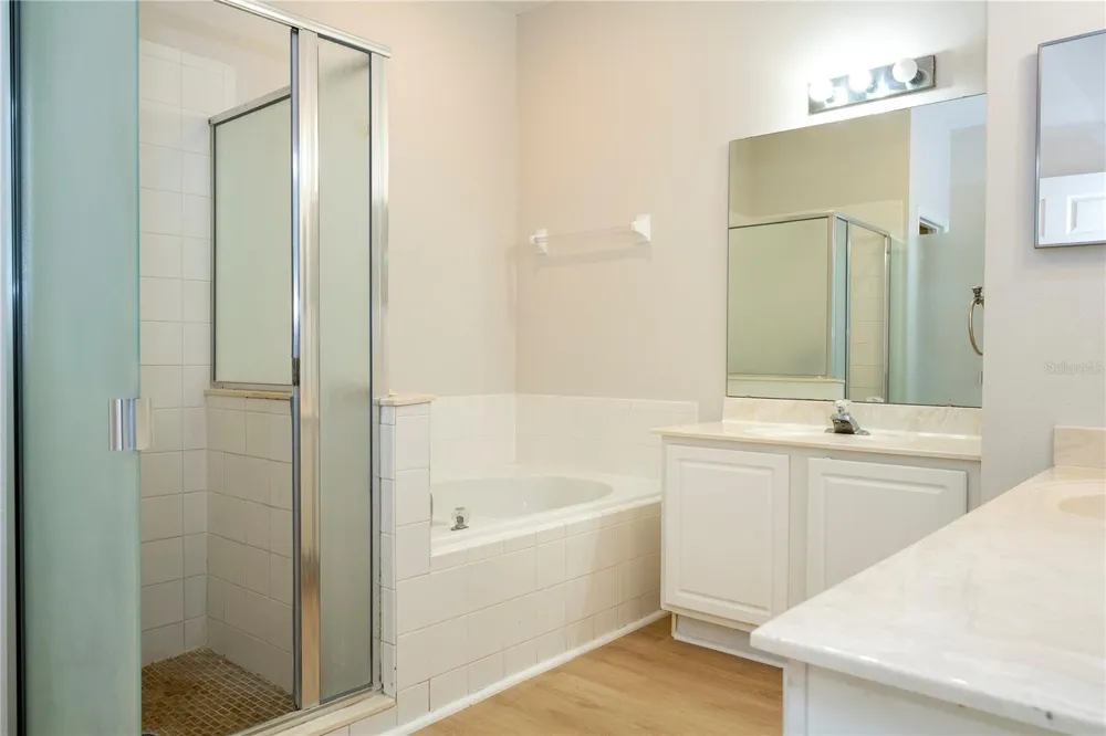 13827 HAWKEYE DRIVE Orlando, FL 32837