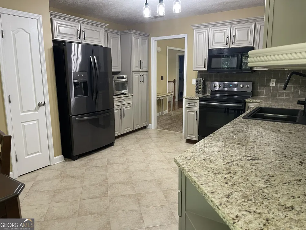7115 Fletcher DR Winston, GA 30187