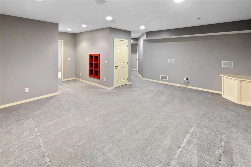1255 Irvine Drive Hanover, MN 55341