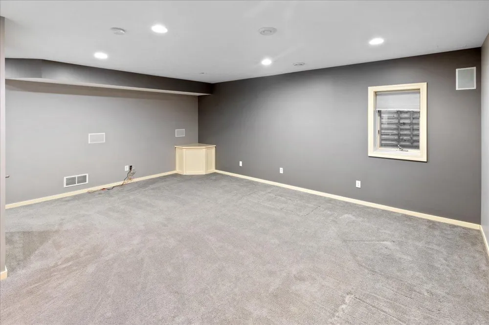 1255 Irvine Drive Hanover, MN 55341