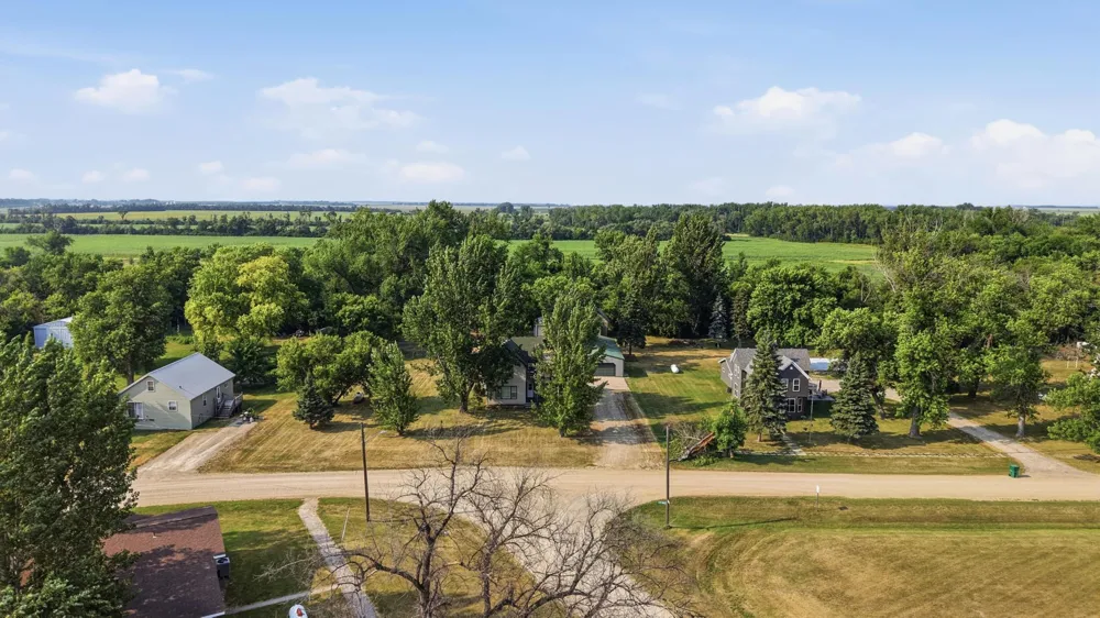 295 9th Avenue Walcott, ND 58077