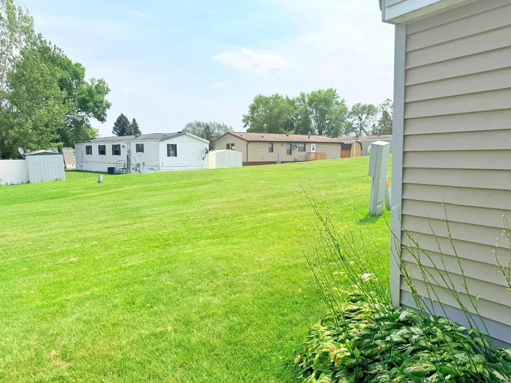 2204 Mockingbird Place NW Stewartville, MN 55976