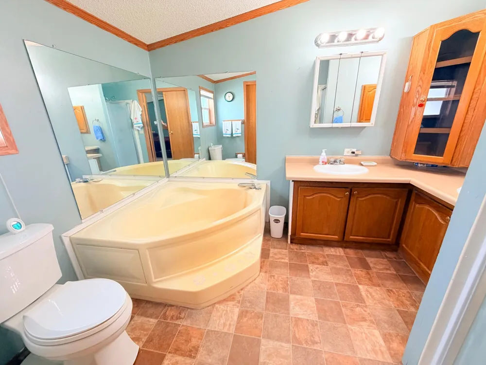 2204 Mockingbird Place NW Stewartville, MN 55976