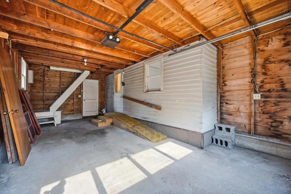 206 1st Avenue NE Hankinson, ND 58041