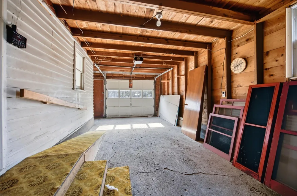 206 1st Avenue NE Hankinson, ND 58041