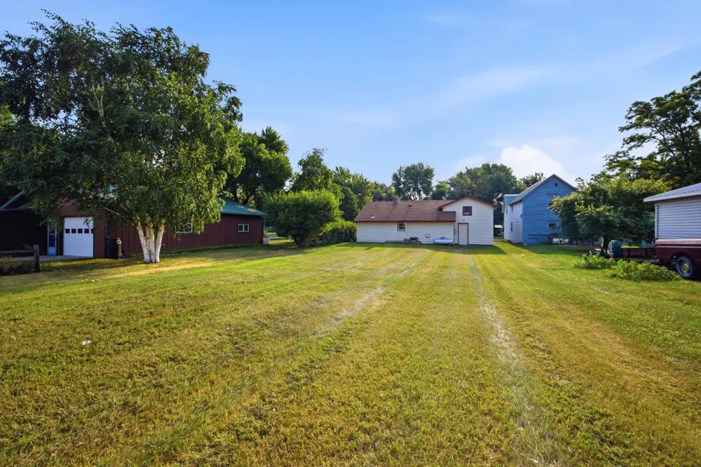 206 1st Avenue NE Hankinson, ND 58041