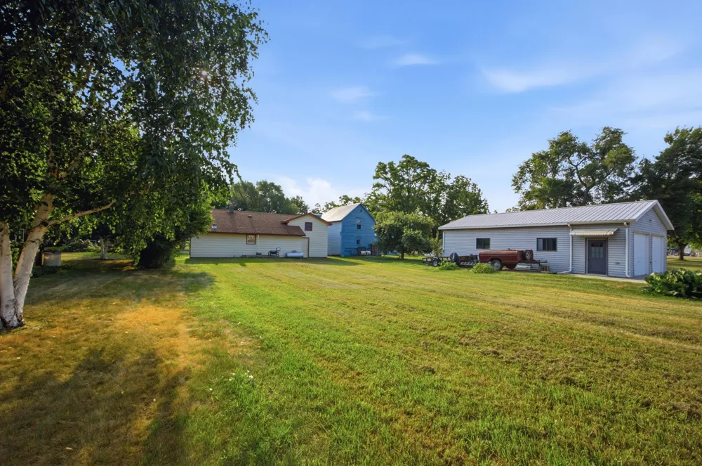 206 1st Avenue NE Hankinson, ND 58041