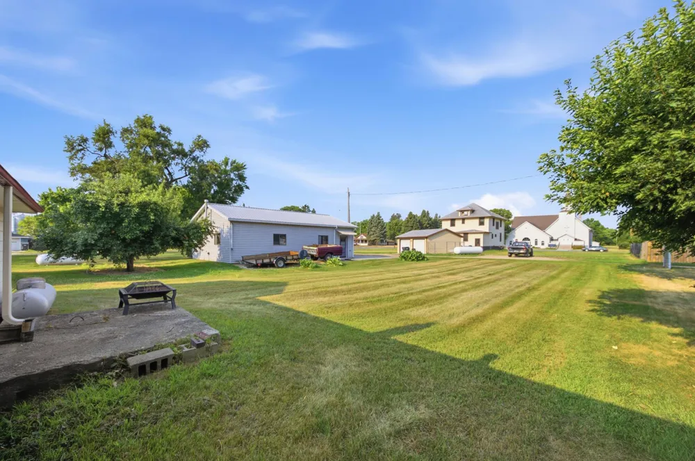 206 1st Avenue NE Hankinson, ND 58041