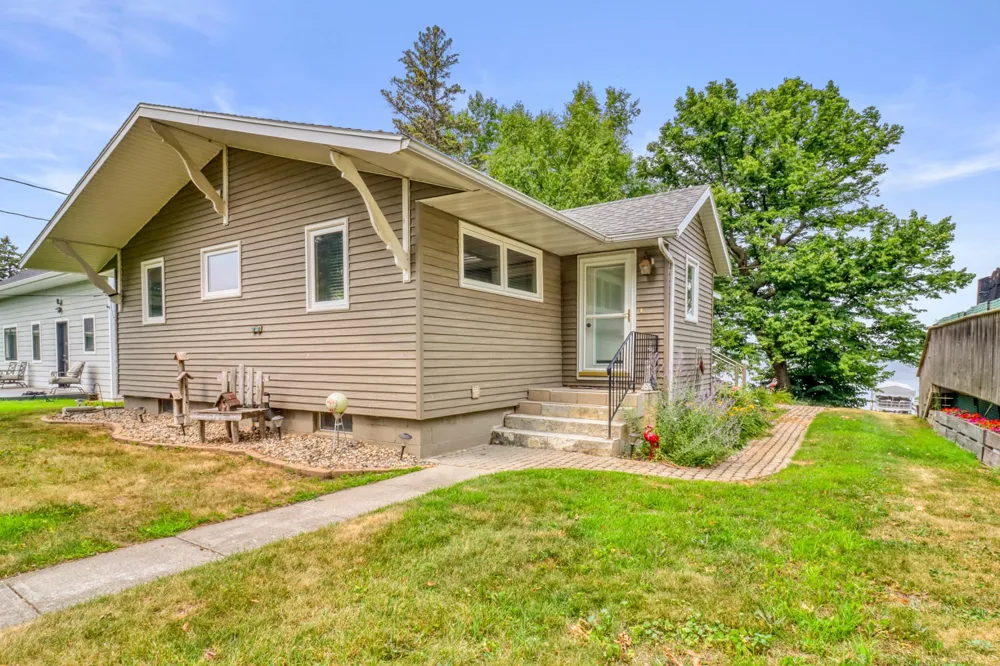 672 S Shore Drive Detroit Lakes, MN 56501