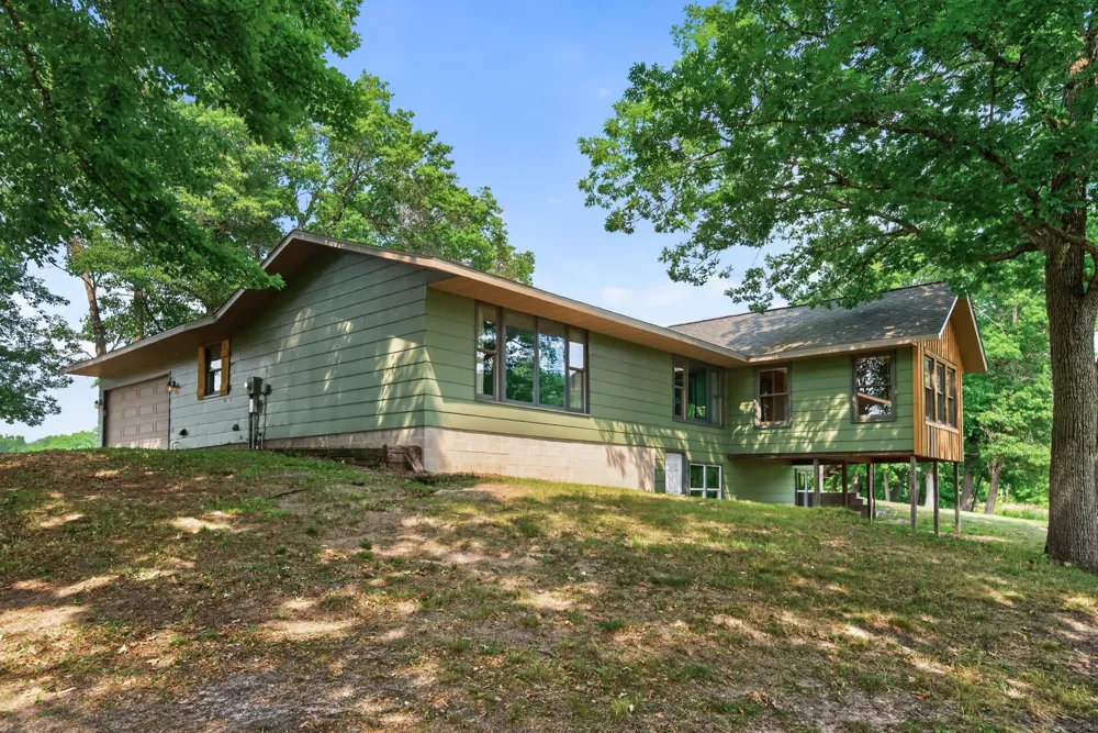 9800 253rd Avenue NE Stacy, MN 55079