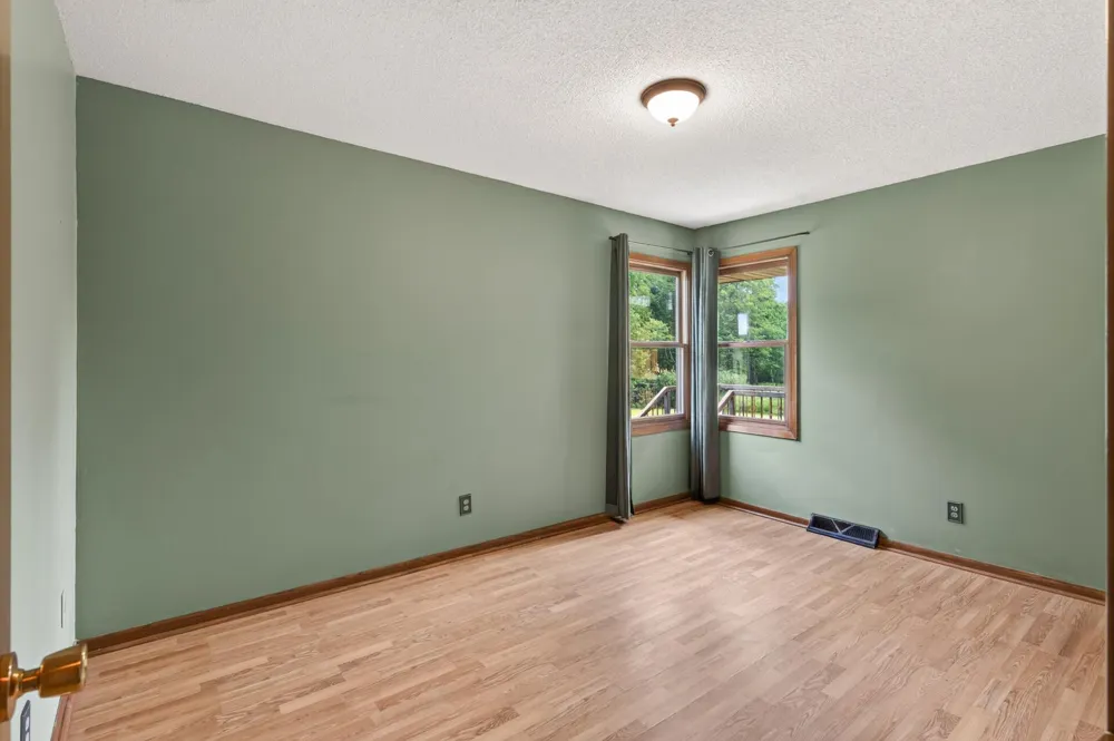 9800 253rd Avenue NE Stacy, MN 55079