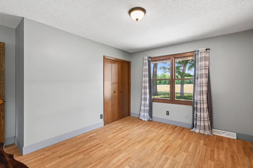 9800 253rd Avenue NE Stacy, MN 55079